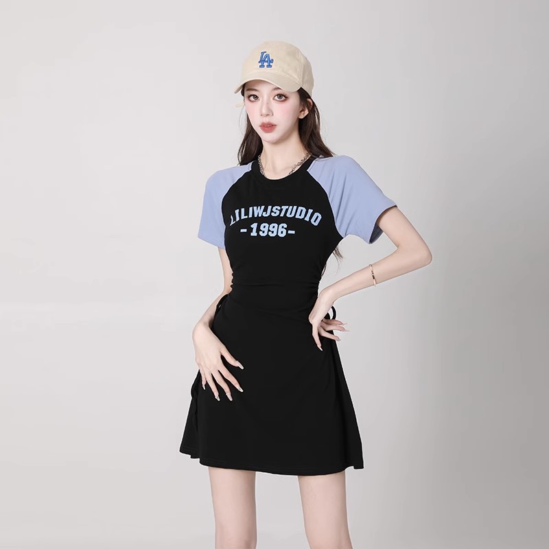 Shipped, slim and waist-hugging contrasting color short-sleeved summer 2025 new chic sweet and spicy dress small