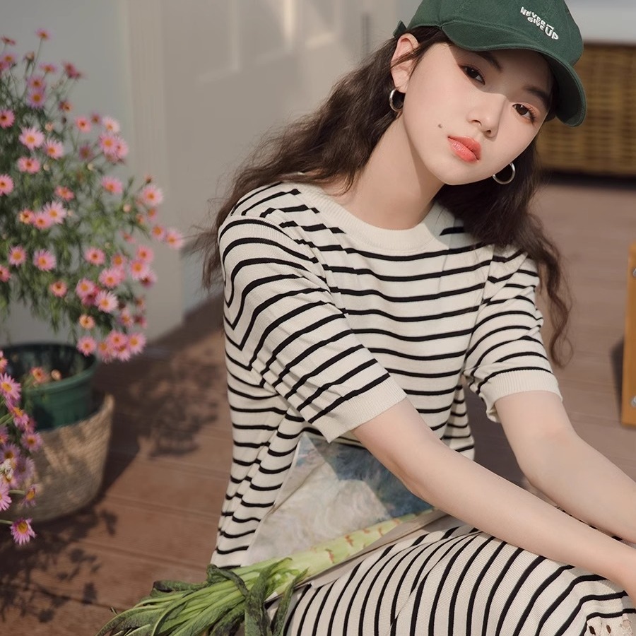 Shipped Dress for women's summer 2025 new college style French slim casual student mid-length skirt
