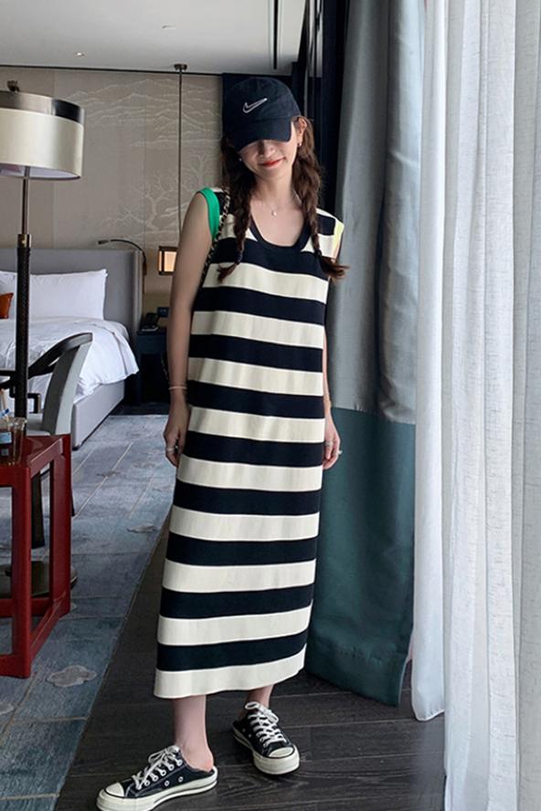 Has shipped Korean lazy style black and white striped vest skirt 2025 new loose dress