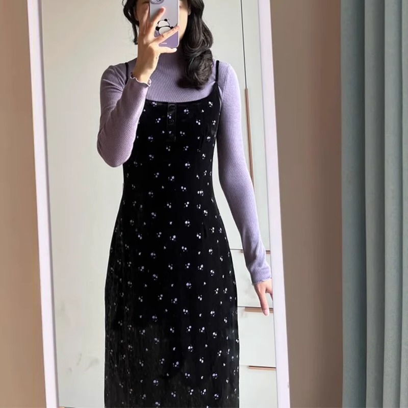 Has shipped Korean black dating little black skirt 2025 new floral dress for women autumn and winter velvet suspender skirt