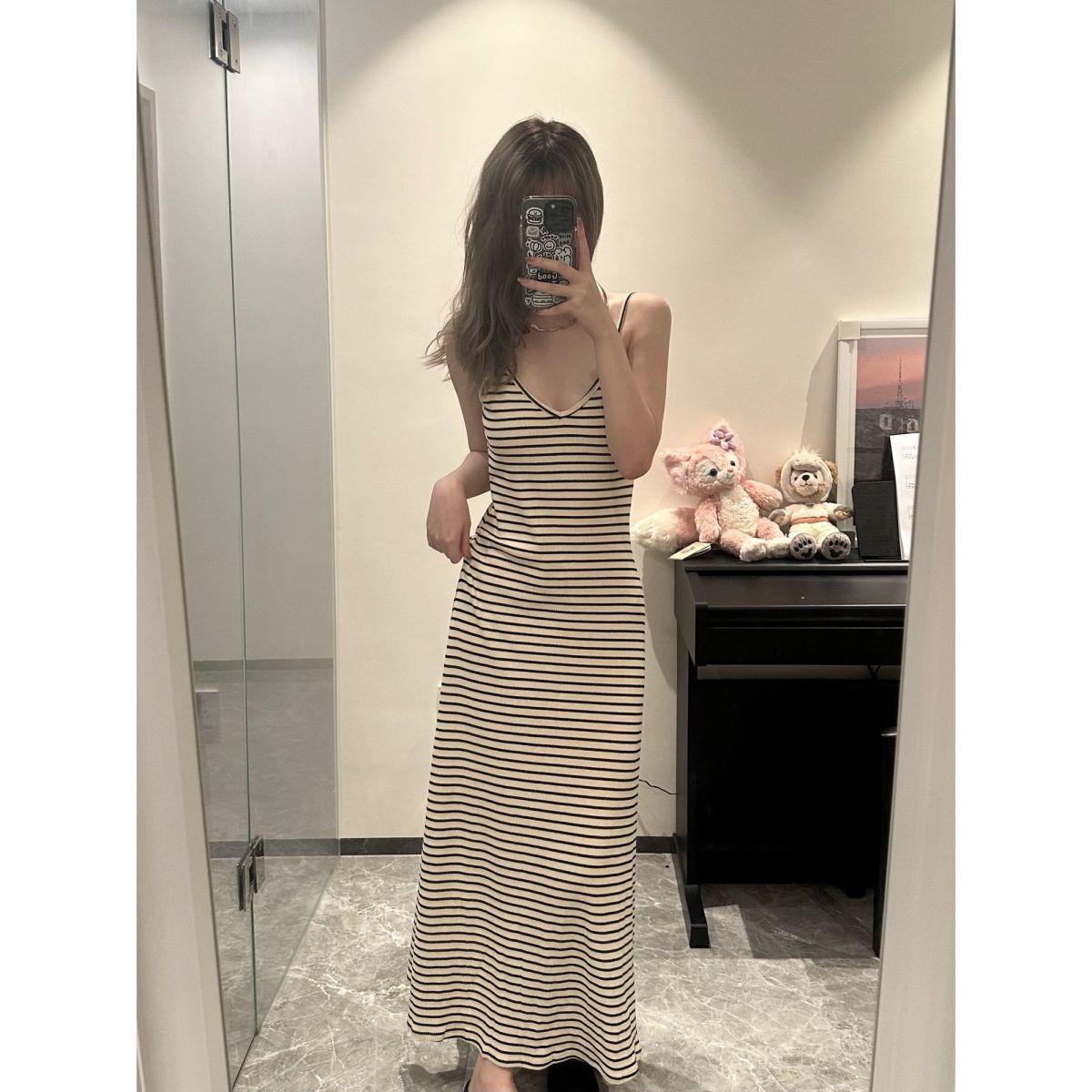 Shipped V-neck striped knitted suspender long skirt for women in summer A-line large sway new high-end sleeveless dress