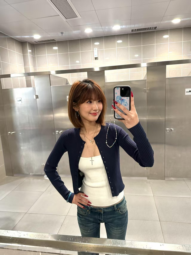 Korean knitted cardigan for women in spring and summer new retro pure and versatile style slimming vest two-piece set