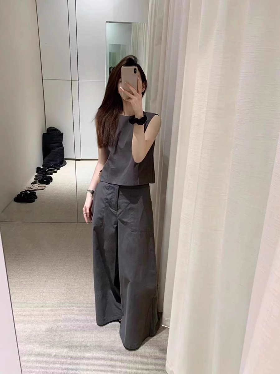 Shipped 2025 Summer New Royal Sister Style Vest Vest Set Women's Irregular Pocket Splicing