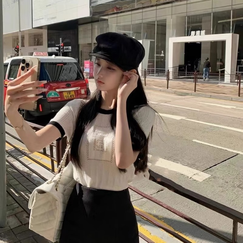 Shipped 2025 new hollow contrasting sweater short-sleeved T-shirt for women's summer new round neck short