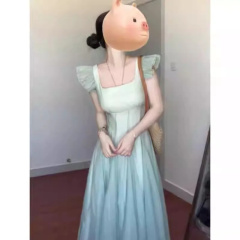 Shipped French small flying sleeve dress for women in summer, super beautiful beach vacation high-end feel waist-hugging A-line temperament