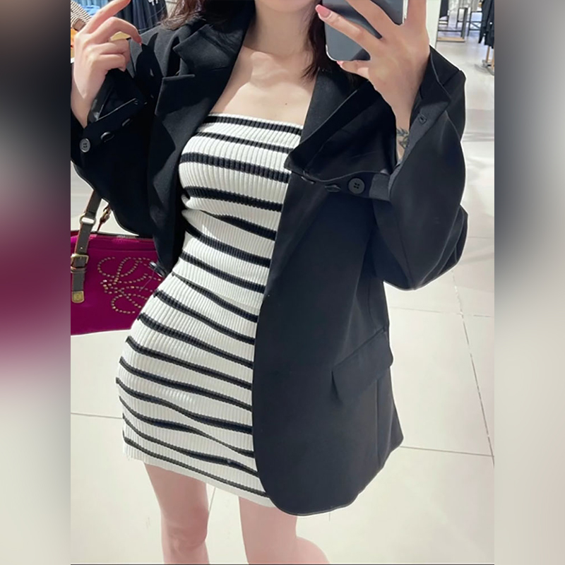 Shipped Retro temperament striped hot girl knitted short breast wrap top high waist hip skirt suit