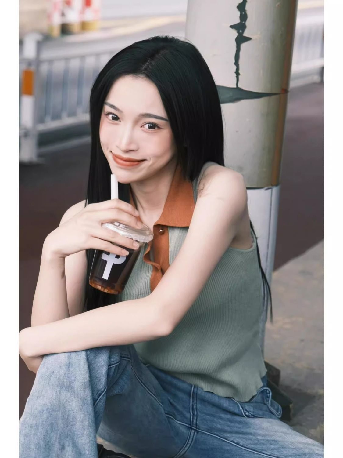 Shipped Contrast color sleeveless polo collar knitted women's 2025 summer new thin niche slim fit top