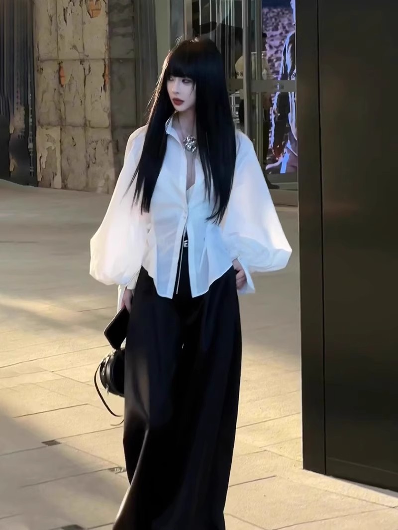 Shipped, a complete set of white lantern sleeve shirt, black wide-leg pants, high-end