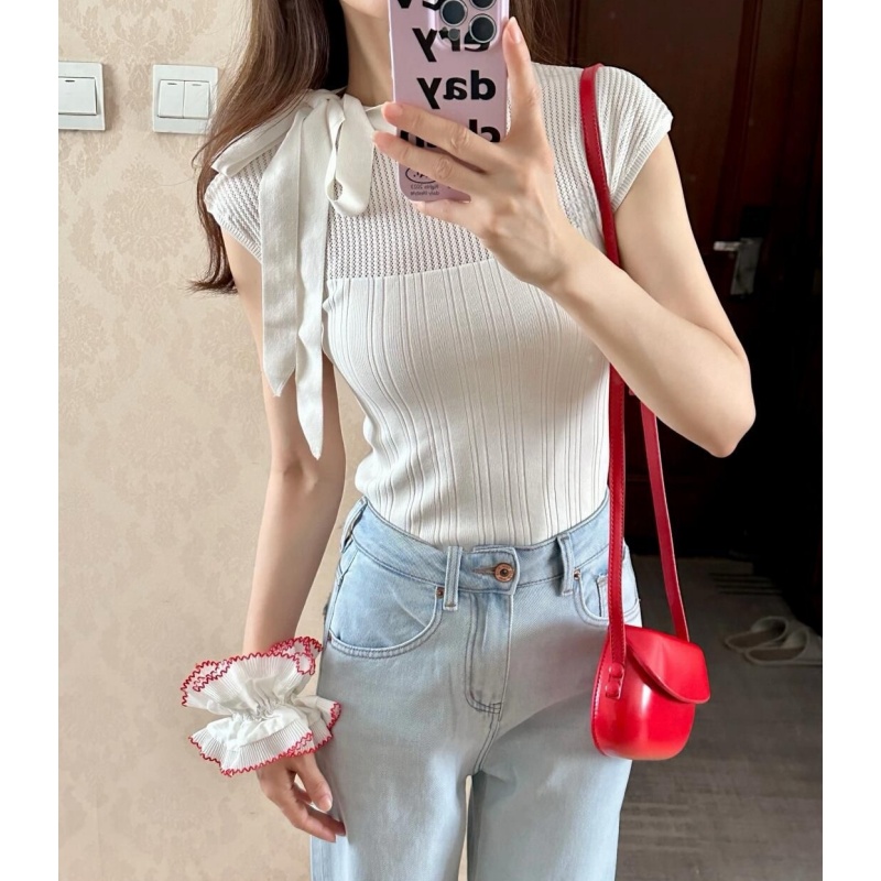 Shipped lace-up knitted sweater short-sleeved women with inner and outer tops, small flying sleeves, slim slim T-shirt