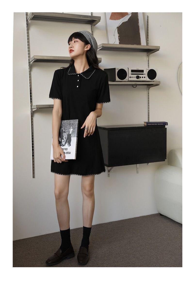 Shipped 2025 new summer women's clothing, small college style, age-reducing, slimming, belly-covering goddess short skirt