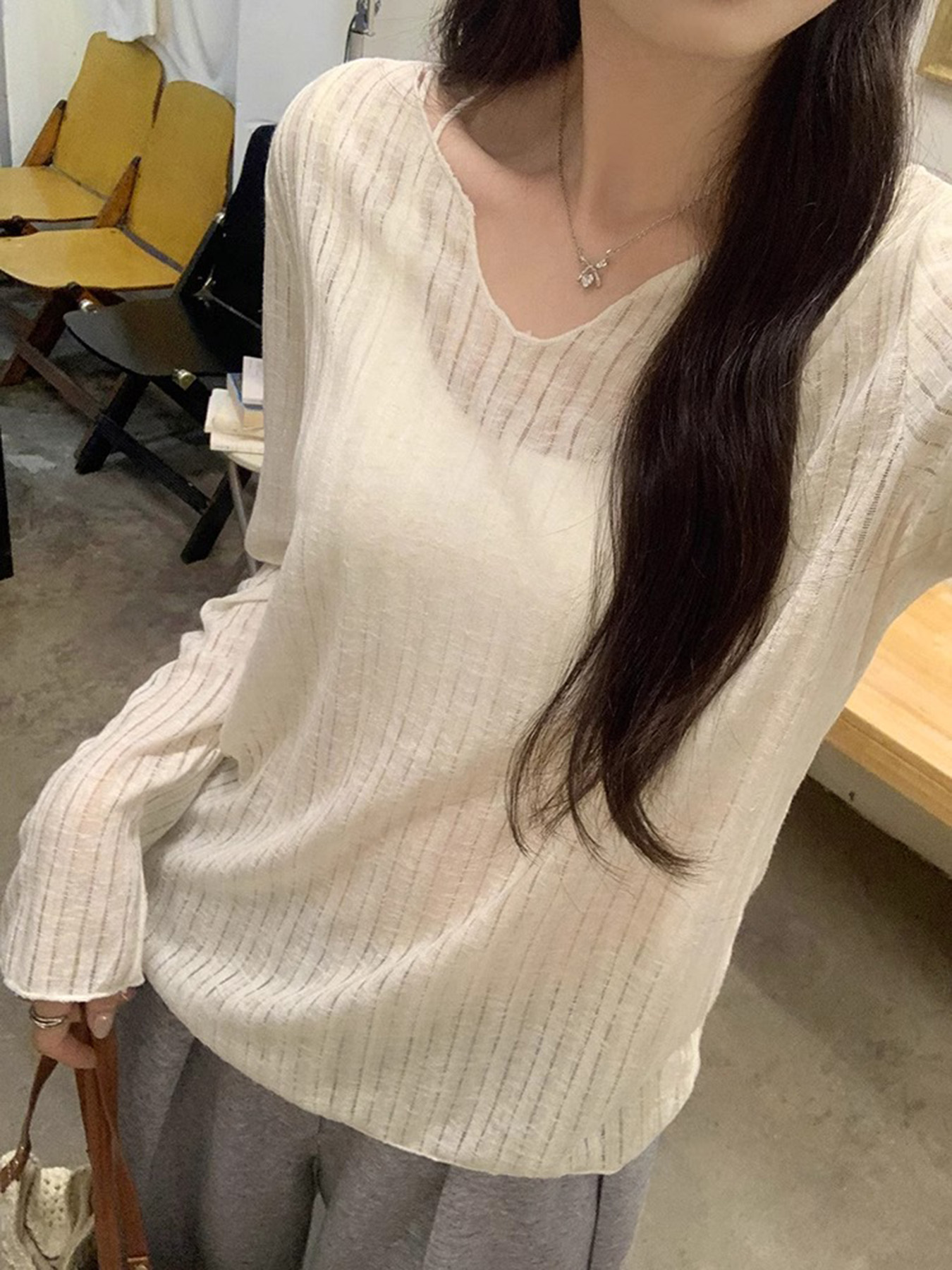 Sunscreen clothes, air conditioning blouse for women, thin, slightly transparent black ears, long-sleeved loose T-shirt top in summer