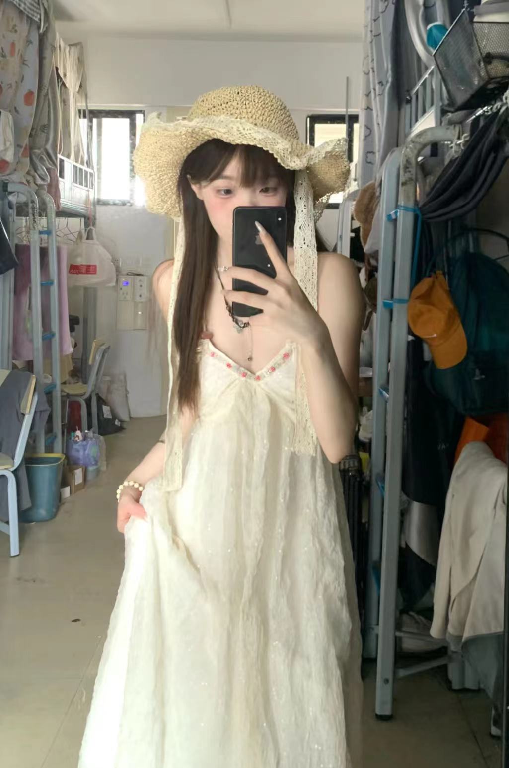Shipped Pure erect backless halter skirt printed chiffon seaside dress