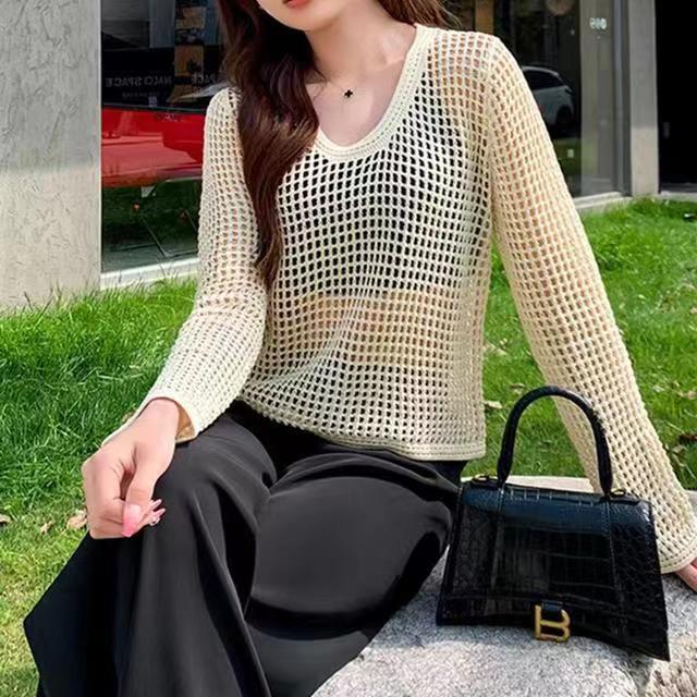 Shipped Hollow knitted sweater sun protection 2025 new thin long-sleeved loose short pullover top