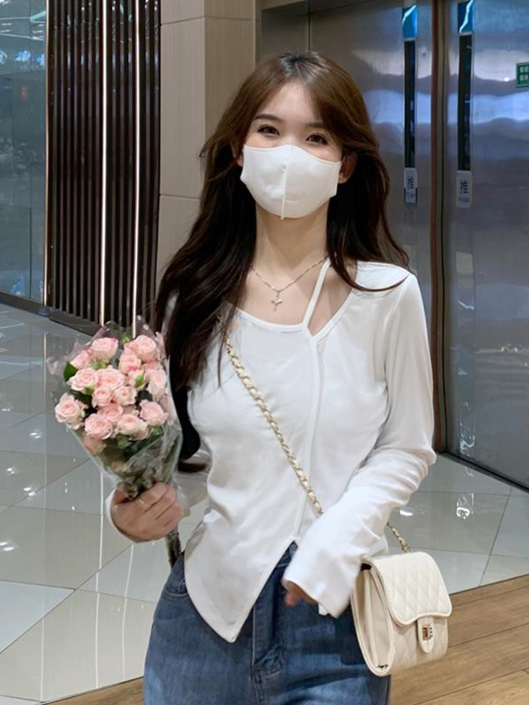 Shipped irregular long-sleeved T-shirt for women new short design niche inner bottom shirt black top