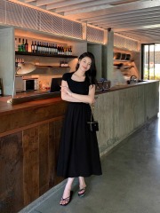 Shipped Kardashian Dress for women in summer slim suspender long skirt to look slim rose red skirt