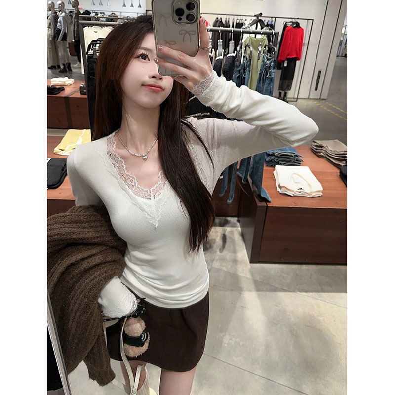 Shipped White Pure Sexy Lace V-neck Inner Long Sleeve T-shirt for Women in Autumn Slim Body