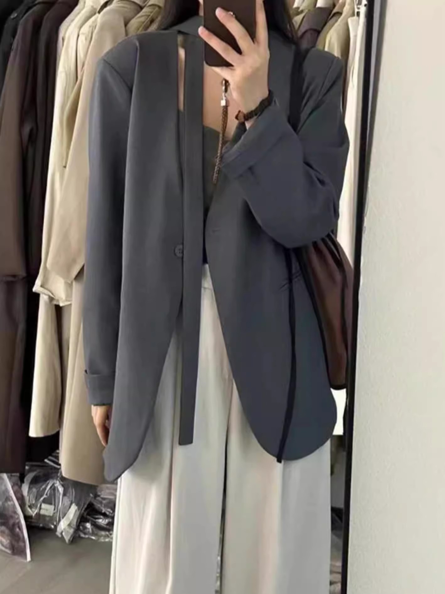 Has shipped khaki v-neck one-button suit jacket for women in spring and autumn 2025 new high-end feel relaxed and casual