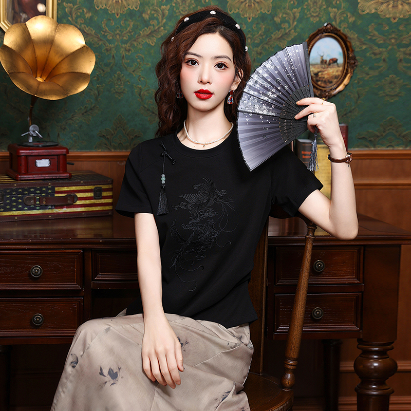 Real shot short-sleeved T-shirt for women in summer 2025 new phoenix pattern embroidery slim retro button new Chinese style top