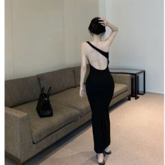 2025 new design-shoulder slim slim dress for women with beautiful temperament black backpack hip long skirt
