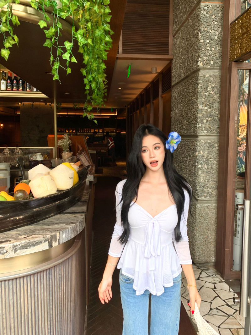 Real photos of young girl old money style white knitted cardigan suspender suit women's spring outfit