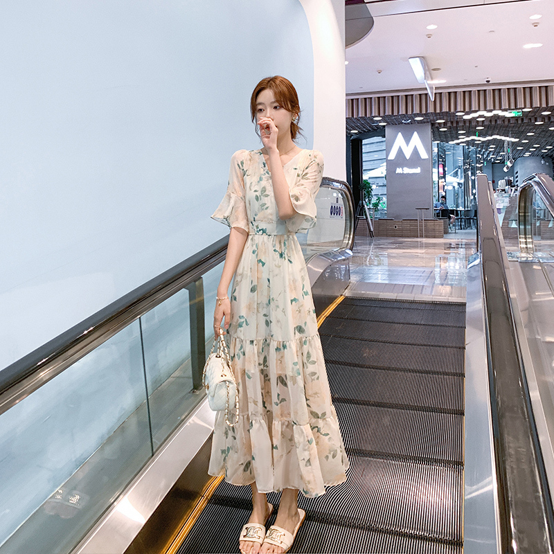 Floral dress 2025 summer new French first love chiffon temperament slim long skirt over knee skirt for women