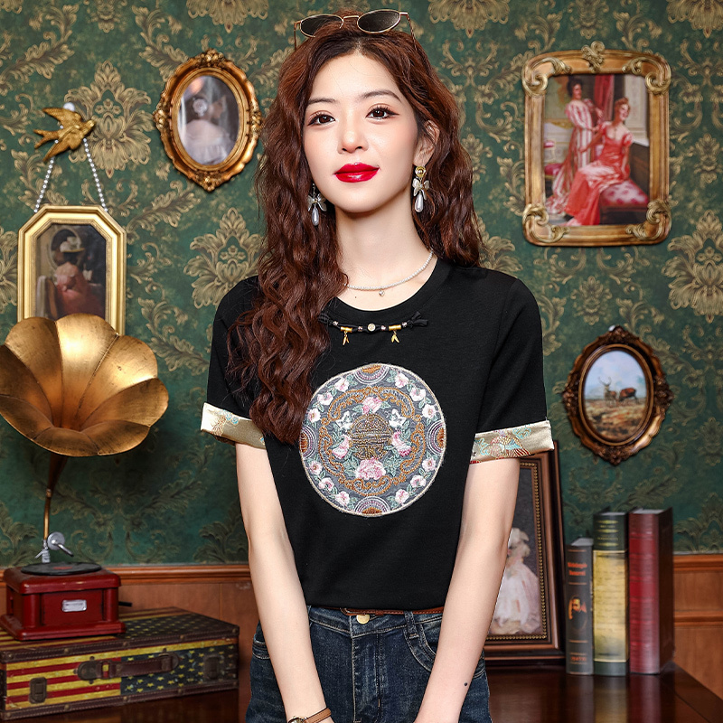 Real-life photo of Chinese style button T-shirt for women 2025 summer fashion heavy industry embroidery slim and versatile round neck short-sleeved cotton top
