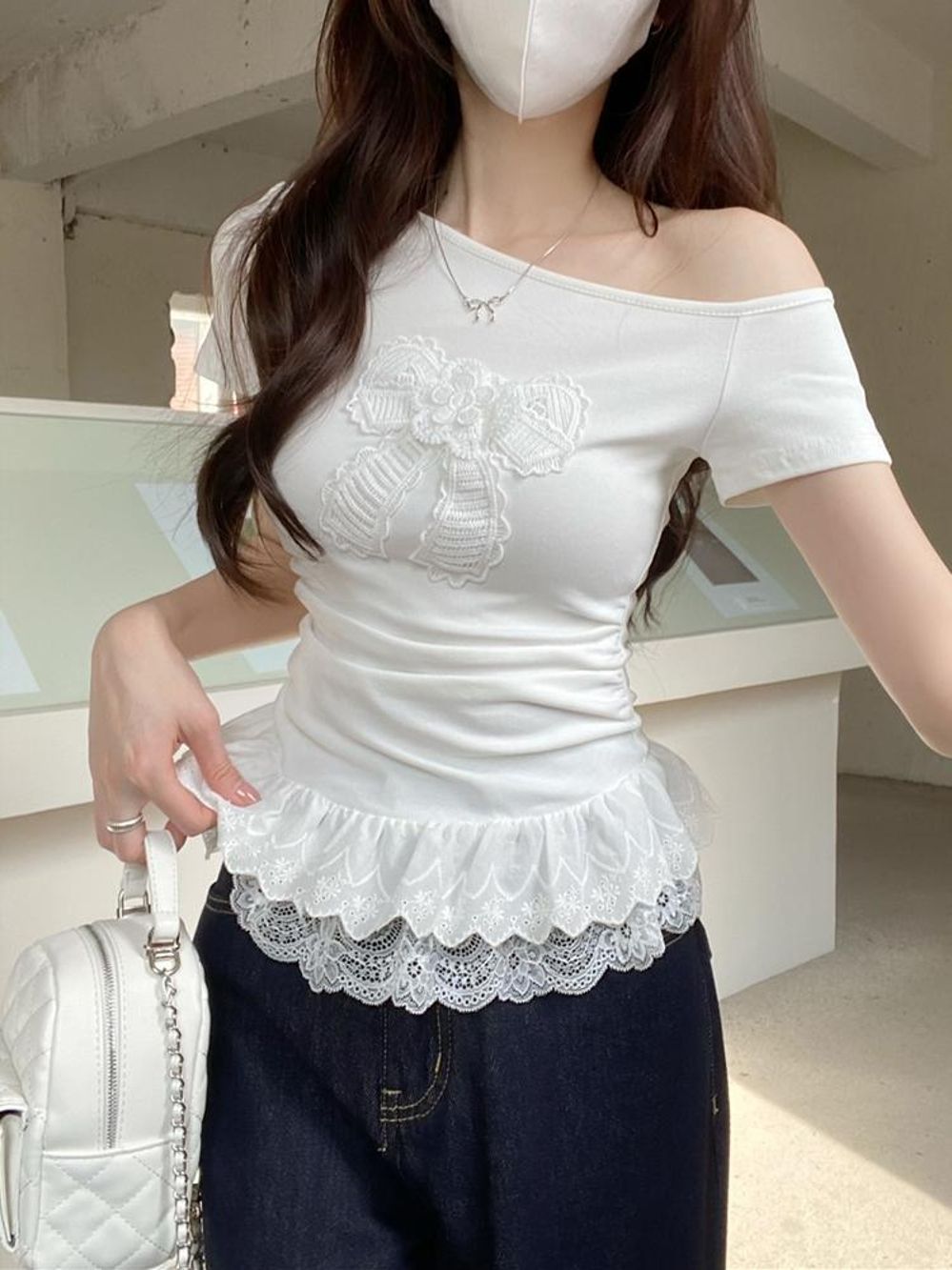 Lace spliced ​​oblique collar off-shoulder short-sleeved T-shirt 2025 slim and versatile design top for women