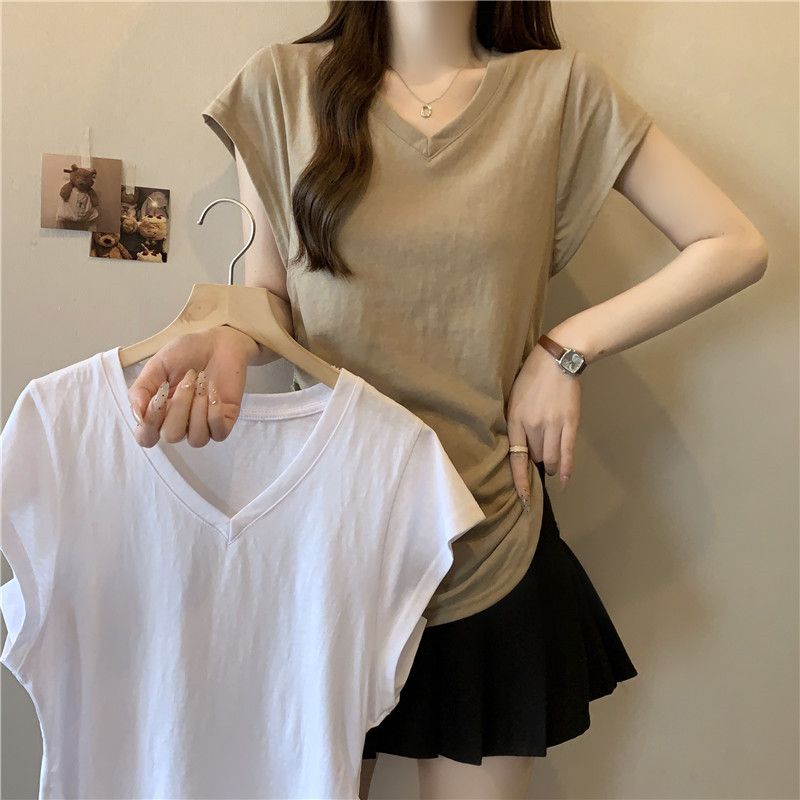 Real shot of side pleated waist-hugging design T-shirt for women in summer flying sleeves v-neck loose casual curved hem top