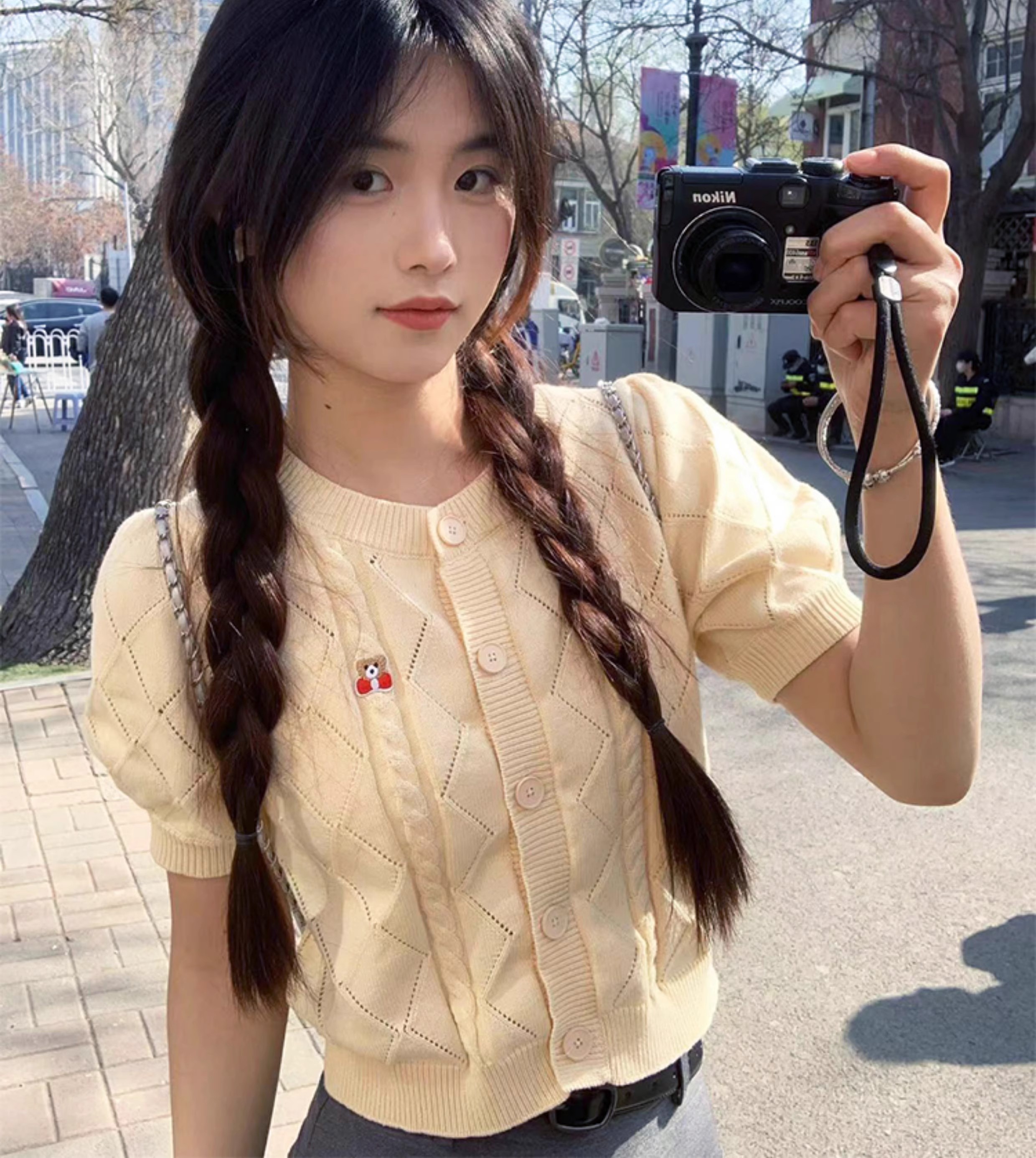 College style milky yellow cute embroidered bear puff sleeve hollow short sleeve summer new sweet knitted top for women