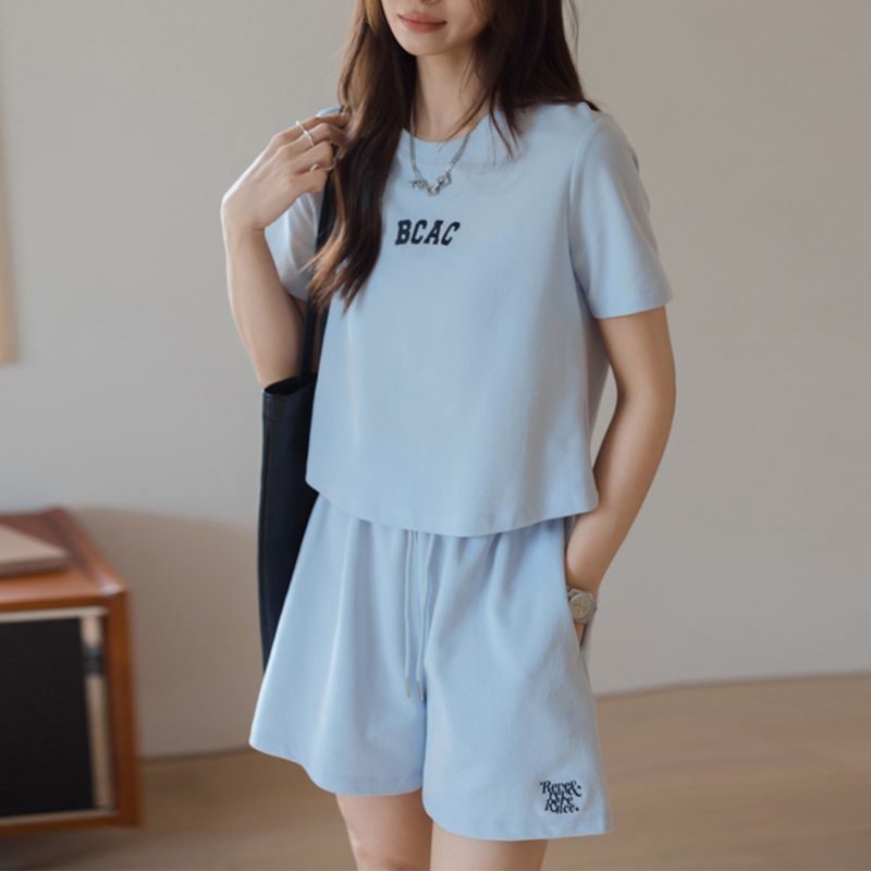 Niche non-simultaneous style suit 2025 new women's summer letter short-sleeved T-shirt wide-leg casual shorts
