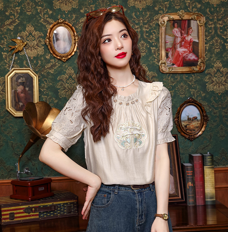 Real shot of 2025 summer new Chinese style beaded embroidered shirt for women's design niche loose Chinese style top