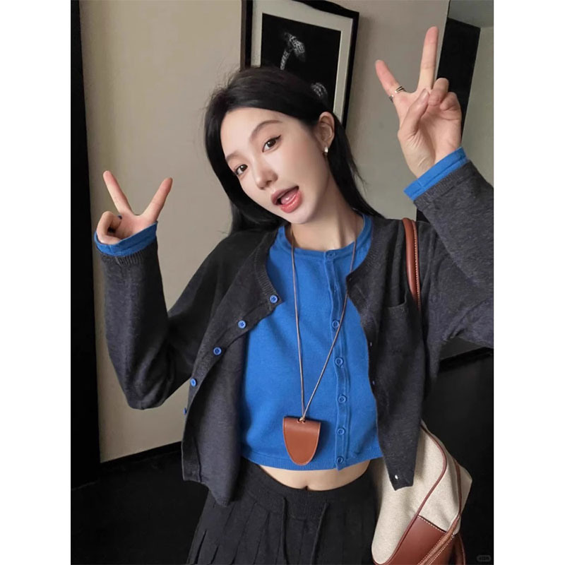 Original quality gray spliced ​​fake two-piece T-shirt cardigan autumn short design niche top