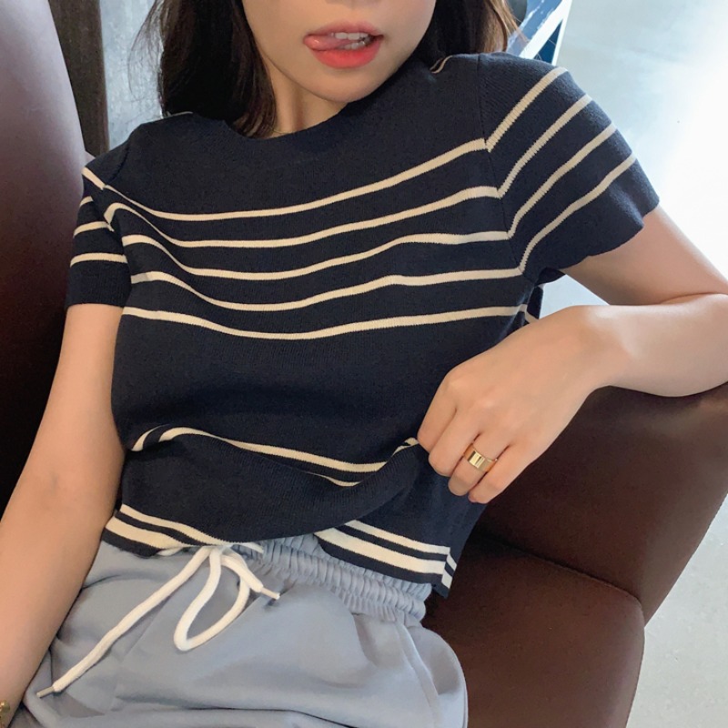 New Korean style summer design, thin short-sleeved sweater for women, loose and versatile slim top trendy