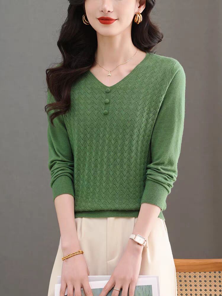 Women's 2025 spring new V-neck slim top fashionable unique hollow short sweater