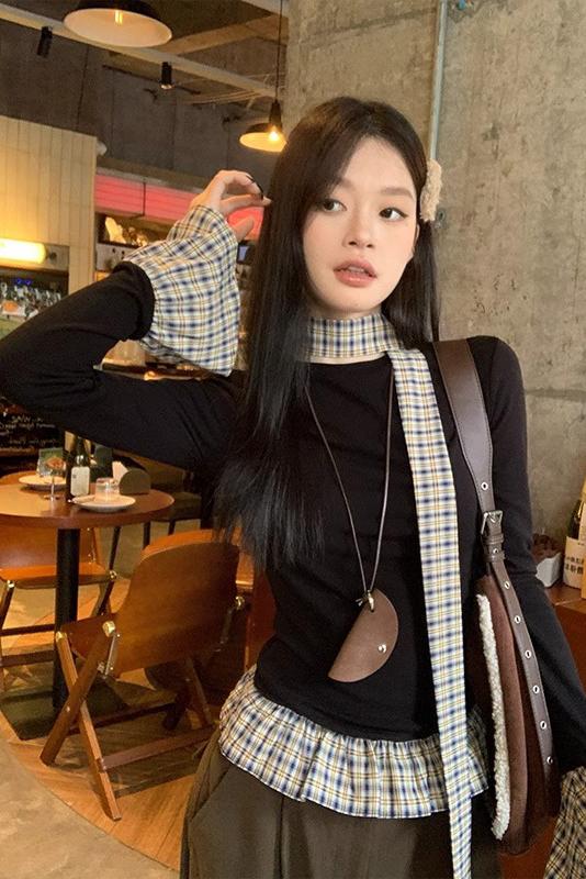 Original workmanship fake two-piece spliced ​​black long-sleeved T-shirt for women's spring fashionable slim hot girl's inner base shirt