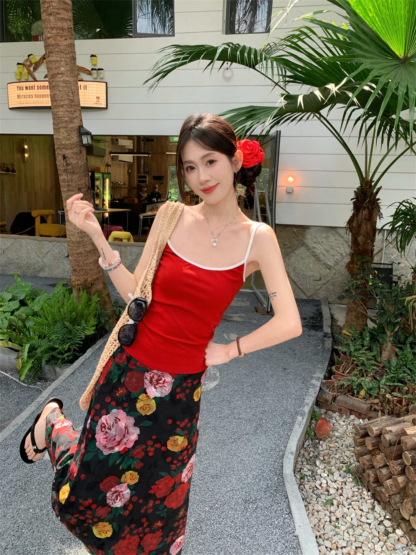 Real shot~ American hot girl slim contrasting color suspender retro printed skirt high hip-covered long skirt suit