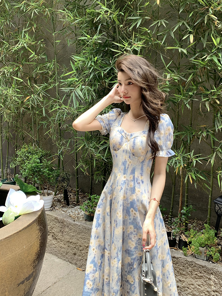 Square collar beads with high-end floral dress 2025 summer slim waist slim and sweet date tea skirt