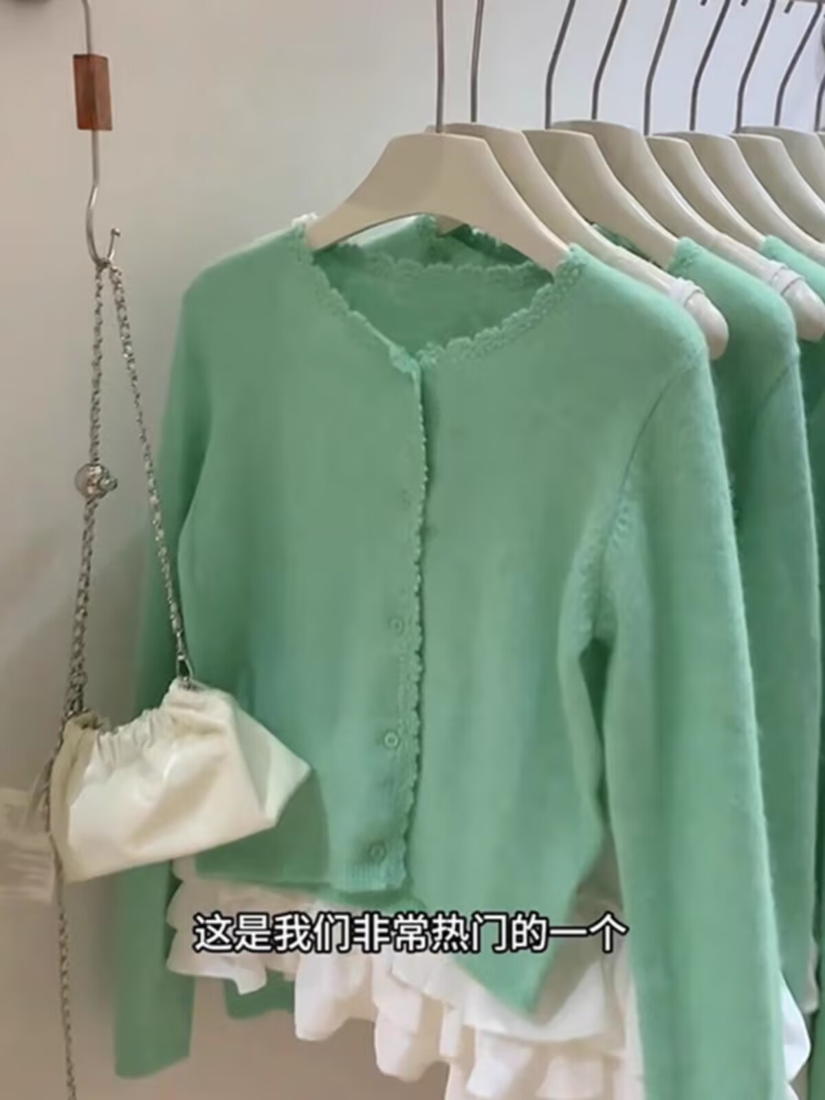 Apple light green heavy-duty handmade cashmere sweater for women in the winter new European goods small fresh knitted cardigan
