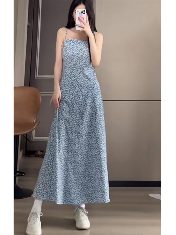 Spot small person fresh blue floral dress gentle style seaside vacation chiffon suspender skirt women summer