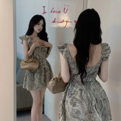 Square collar suspender dress waist 2025 summer hot girl student backless sexy female puff short skirt gentle