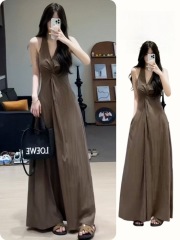 2025 new winter French temperament high-end black suspender halter neck dress women's Maillard long skirt