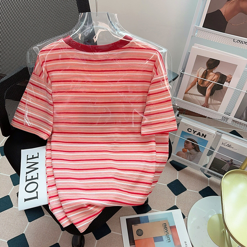 Real photo of Guangzhou striped quality short-sleeved T-shirt for women's summer 2025 new round neck top large size women's clothing 200 catties