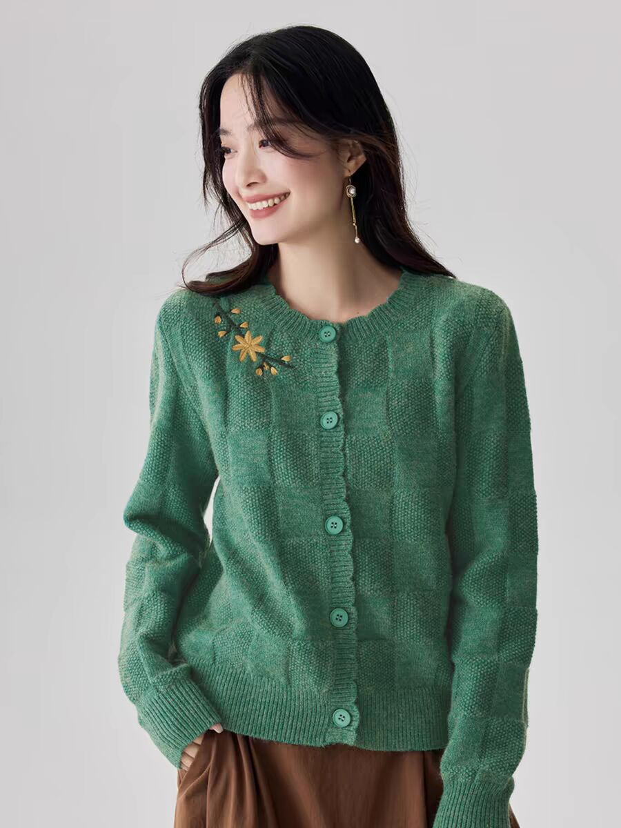 Korean version of retro embroidered knitted cardigan sweater women's spring new casual jacket top