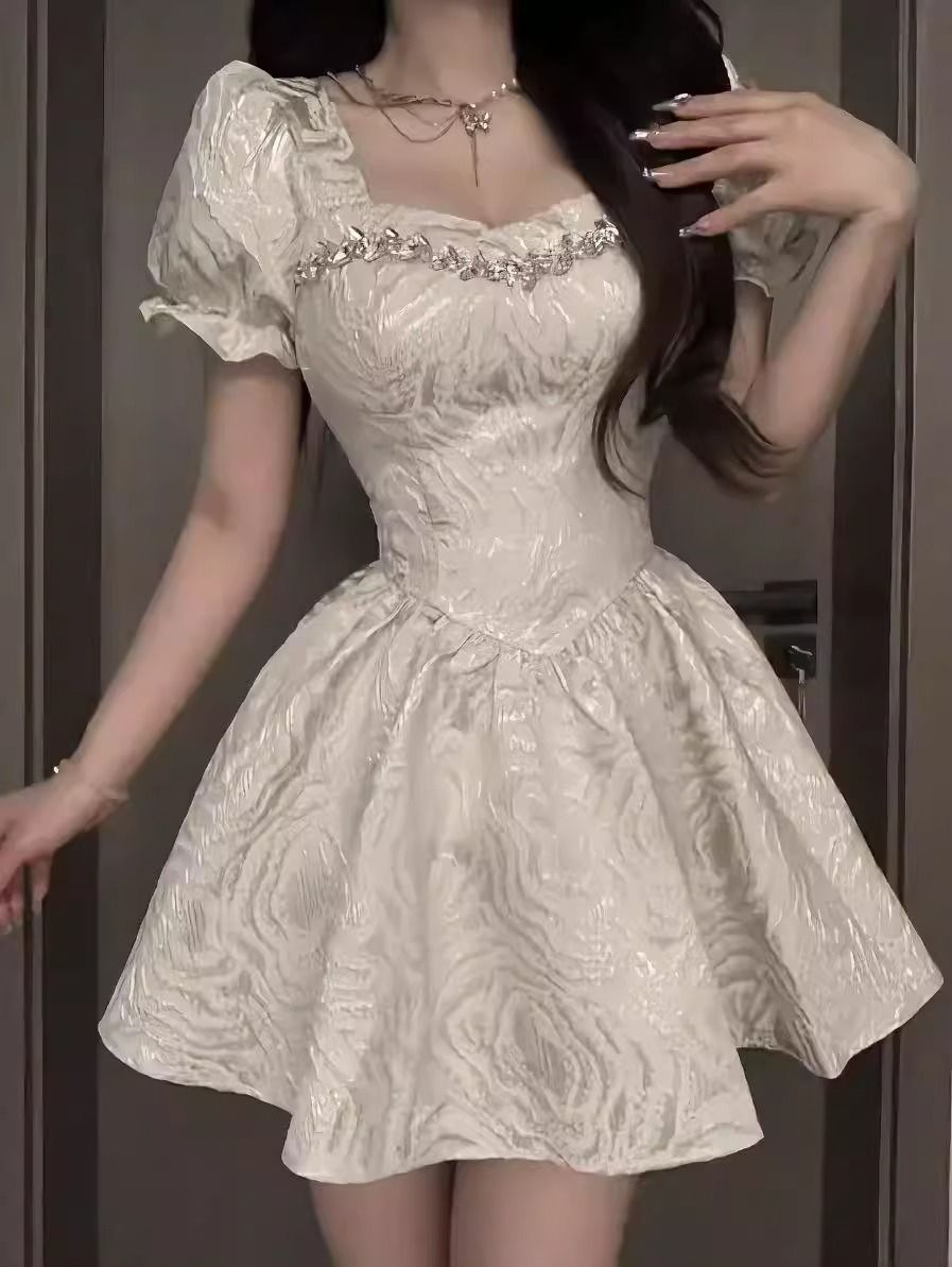High-end girl dress 2025 summer square collar diamond-set birthday princess dress dress waist-hugging temperament dress