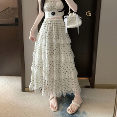 Real-life spring and summer Korean version of high waist dotted pleated half-body skirt gentle style spliced ​​lace lace cake skirt