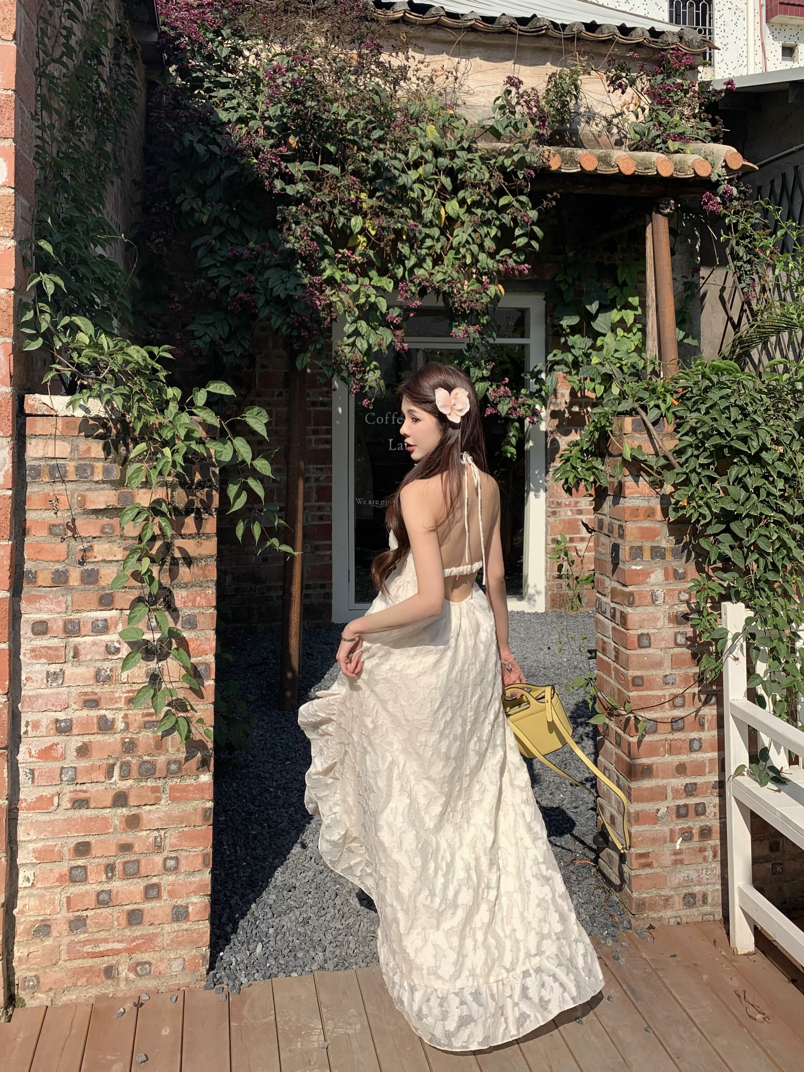 Real shot~Vacation style dress with chest pad Super fairy halter neck long skirt