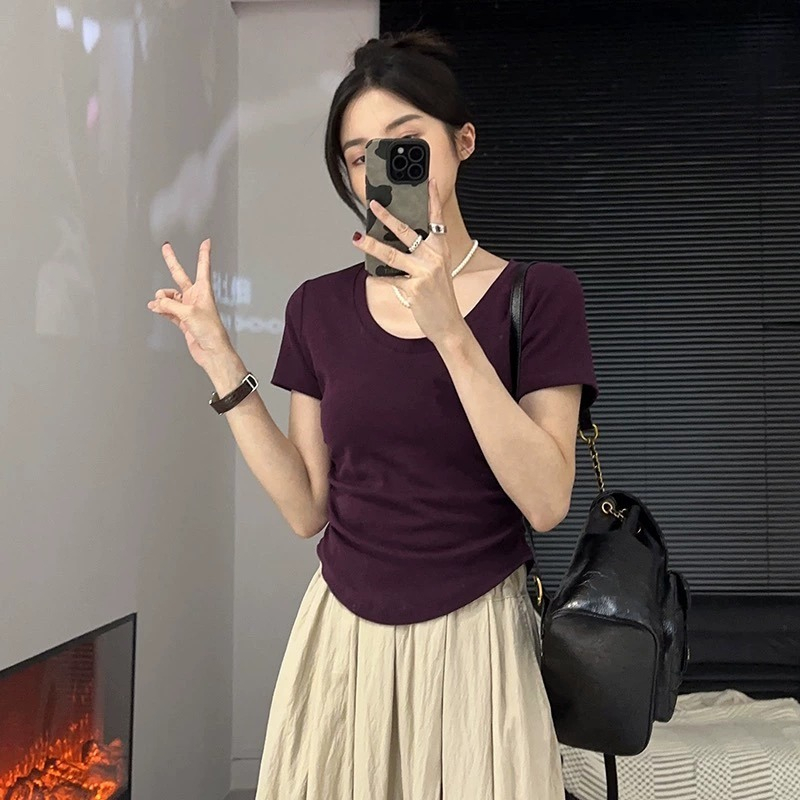 Hot girl style U-neck short-sleeved T-shirt for women with irregular pleated design sense summer new versatile short top trendy
