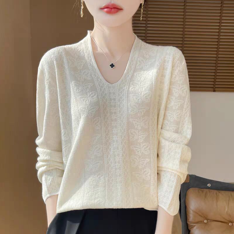 New temperament V-neck loose sweater for women's soft glutinous sweater super fashionable hook-up top
