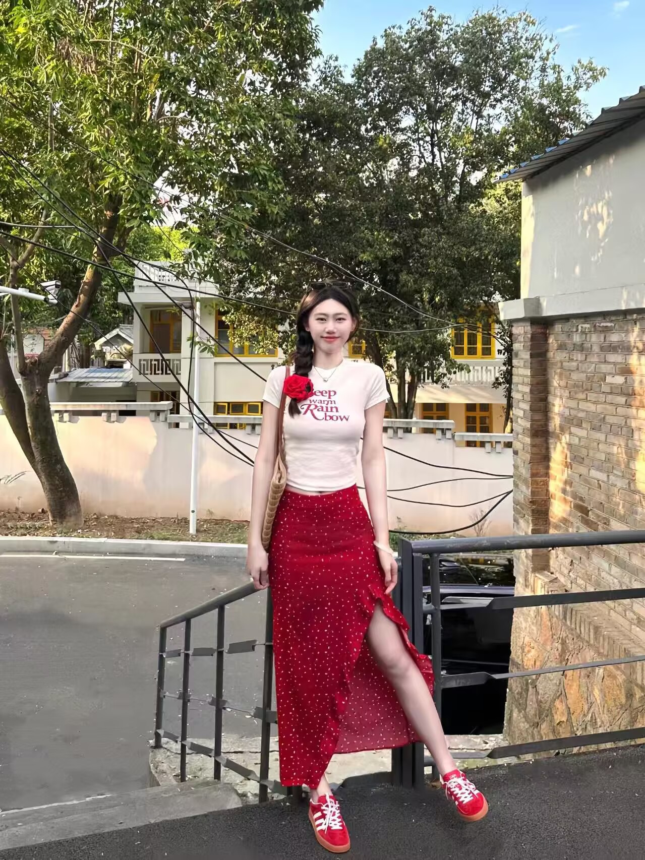 Seaside vacation style suit women's letter printing front shoulder short-sleeved T-shirt summer red polka dot skirt two-piece set