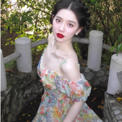 Original quality One-shoulder puff sleeve floral suspender dress with a variety of holiday styles at the beach